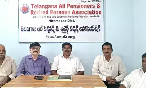 పెన్షనర్లకు ఇచ్చిన హామీలు అమలు చేయాలి