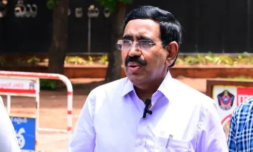 AP Liquor Policy: నేనెవరినీ బలవంతం చేయలేదు : మద్యం టెండర్లపై మంత్రి నారాయణ క్లారిటీ