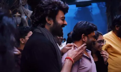 Prabhas: ‘రాజాసాబ్’ నుంచి ప్రభాస్ లుక్ వైరల్.. ఆనందంలో ఫ్యాన్స్