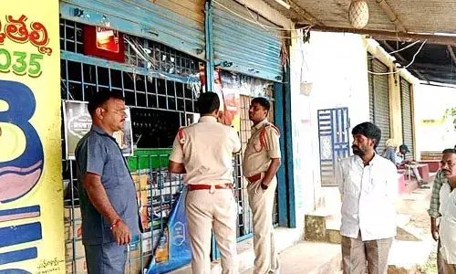 వైన్ షాపులో చోరీ