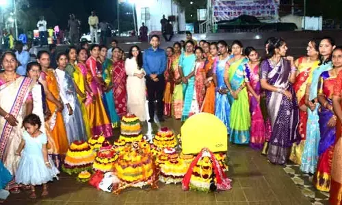 పూలను పూజించడం తెలంగాణ సంస్కృతికి నిదర్శనం
