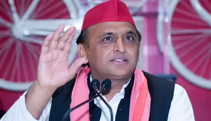 Akhilesh: కాంగ్రెస్తో పొత్తు కొనసాగుతుంది.. ఎస్పీ చీఫ్ అఖిలేష్ యాదవ్ Akhilesh: కాంగ్రెస్తో పొత్తు కొనసాగుతుంది.. ఎస్పీ చీఫ్ అఖిలేష్ యాదవ్