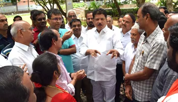 ప్రజలకు ఆహ్లాదాన్ని అందించేందుకే పార్కులు ప్రజలకు ఆహ్లాదాన్ని అందించేందుకే పార్కులు