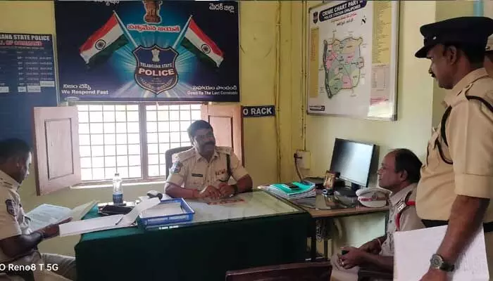 ఎస్ఐ వేధింపులు భరించలేక మహిళా ఏఎస్సై ఆత్మహత్యాయత్నం ఎస్ఐ వేధింపులు భరించలేక మహిళా ఏఎస్సై ఆత్మహత్యాయత్నం