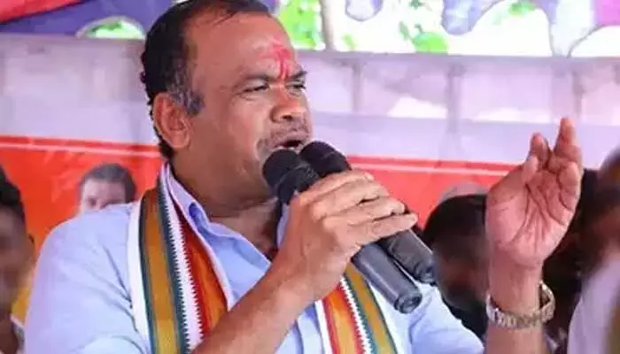 Komatireddy Venkat Reddy: అభ్యర్థి చేతన్ మంచోడు.. ఓటేసి గెలిపించండి Komatireddy Venkat Reddy: అభ్యర్థి చేతన్ మంచోడు.. ఓటేసి గెలిపించండి