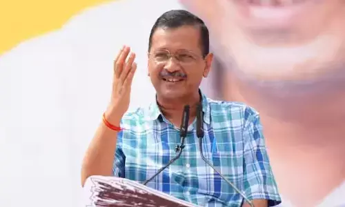Aravind Kejriwal : సీనియర్ సిటిజన్స్ కు ఉచిత వైద్యం : ఆప్ ఎన్నికల హామీ