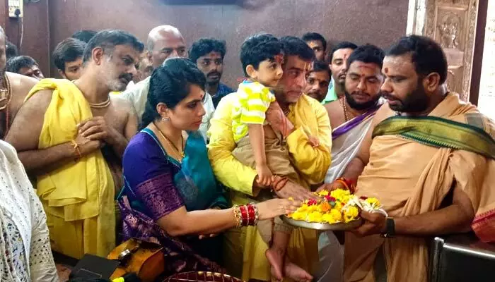 బాసర సరస్వతి ఆలయంలో సినిమా ప్రముఖుల సందడి బాసర సరస్వతి ఆలయంలో సినిమా ప్రముఖుల సందడి