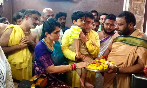 బాసర సరస్వతి ఆలయంలో సినిమా ప్రముఖుల సందడి