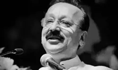Baba Siddique: ముంబయిలో బహిరంగంగా మాజీ మంత్రి హత్య.. ఎలా జరిగింది? ఎవరు చేశారు?