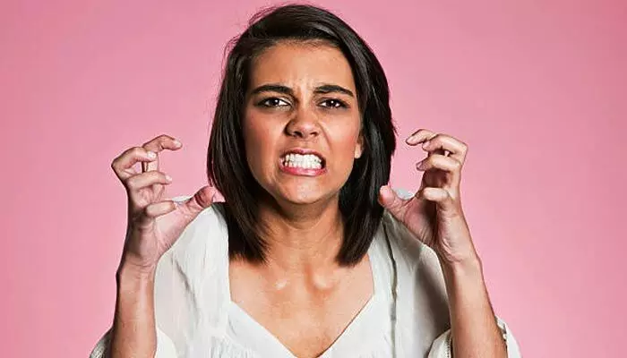 Anger control tips : కోపంలో ఉన్నప్పుడు శరీరంలో జరిగే ఆ మార్పు దేనికి సంకేతం? Anger control tips : కోపంలో ఉన్నప్పుడు శరీరంలో జరిగే ఆ మార్పు దేనికి సంకేతం?
