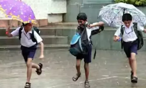 Heavy Rains:ఏపీలో భారీ వర్షాలు.. స్కూళ్లకు సెలవులు ప్రకటించిన ప్రభుత్వం