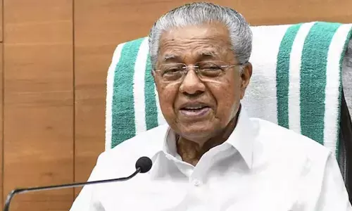 కేరళ సీఎం సంచలన నిర్ణయం