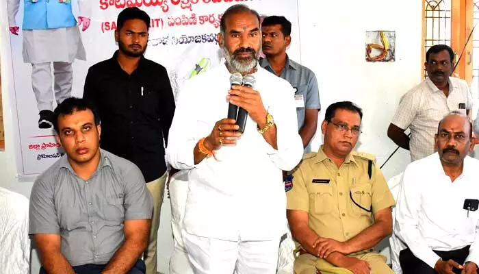 ప్రమాదాల నివారణకు కాటమయ్య రక్షక కిట్ దోహదం ప్రమాదాల నివారణకు కాటమయ్య రక్షక కిట్ దోహదం