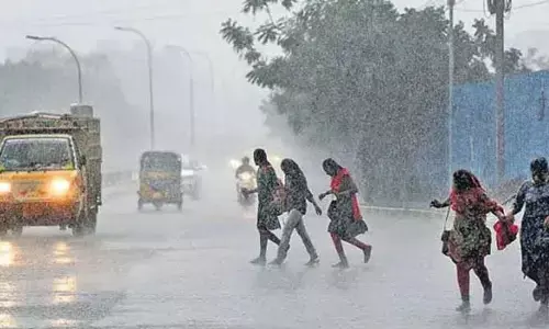 Hyderabad Rains : నగరంలో దంచికొడుతున్న భారీ వర్షం