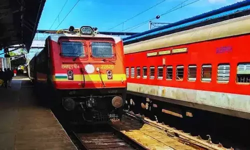 Railway:  ప్రయాణికులకు బిగ్ అలర్ట్.. పలు రైళ్లు రద్దు, దారి మళ్లింపు