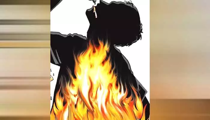కొడుకు ప్రాణం మీదకు తెచ్చిన తల్లిదండ్రుల గొడవ కొడుకు ప్రాణం మీదకు తెచ్చిన తల్లిదండ్రుల గొడవ