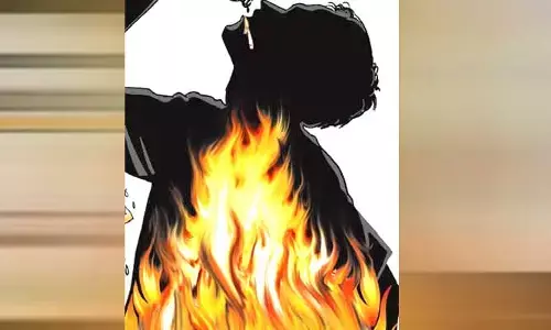కొడుకు ప్రాణం మీదకు తెచ్చిన తల్లిదండ్రుల గొడవ