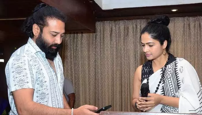 షాకింగ్ ట్విస్ట్.. భార్యకు విడాకులు ఇవ్వాలని నిర్ణయం తీసుకున్న శివ బాలాజీ? షాకింగ్ ట్విస్ట్.. భార్యకు విడాకులు ఇవ్వాలని నిర్ణయం తీసుకున్న శివ బాలాజీ?