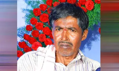 కత్తితో పొడుచుకొని వ్యక్తి ఆత్మహత్య