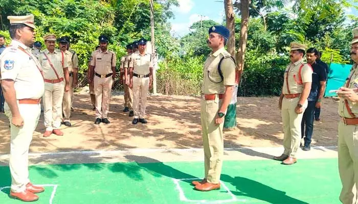 పోలీస్ శాఖపై విశ్వసనీయత పెంచాలి పోలీస్ శాఖపై విశ్వసనీయత పెంచాలి