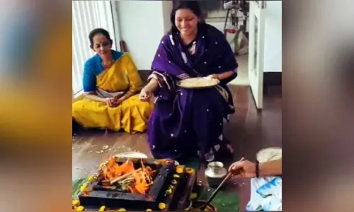 Renu Desai : చండీ హోమం చేసిన రేణు దేశాయ్