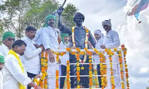 ఆదివాసీ హక్కుల సాధనకు పోరాడదాం