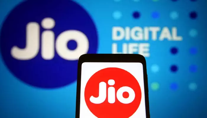 Reliance Jio: జియో యూజర్లకు క్రేజీ న్యూస్.. కొత్త రీఛార్జ్ ప్లాన్ అదిరిపోయిందిగా! Reliance Jio: జియో యూజర్లకు క్రేజీ న్యూస్.. కొత్త రీఛార్జ్ ప్లాన్ అదిరిపోయిందిగా!