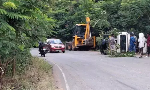 త్రుటిలో తప్పిన పెనుప్రమాదం..