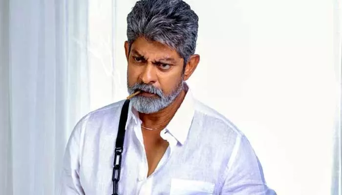 IIFA Awards: ఎంత ఎదవలాగా చేస్తే అన్ని అవార్డ్స్ వస్తాయి.. ఐఫా అవార్డ్స్పై నటుడు సంచలన కామెంట్స్ IIFA Awards: ఎంత ఎదవలాగా చేస్తే అన్ని అవార్డ్స్ వస్తాయి.. ఐఫా అవార్డ్స్పై నటుడు సంచలన కామెంట్స్