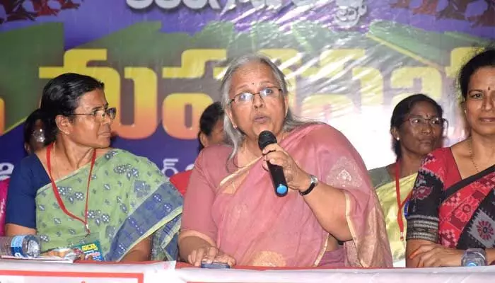 హామీల అమలుకు సమరశీల పోరాటాలకు సిద్ధం కండి హామీల అమలుకు సమరశీల పోరాటాలకు సిద్ధం కండి