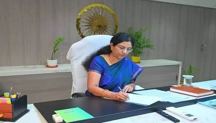 APPSC:గ్రూప్-1, గ్రూప్-2పై ఏపీపీఎస్సీ ఛైర్పర్సన్ ఆరా! APPSC:గ్రూప్-1, గ్రూప్-2పై ఏపీపీఎస్సీ ఛైర్పర్సన్ ఆరా!