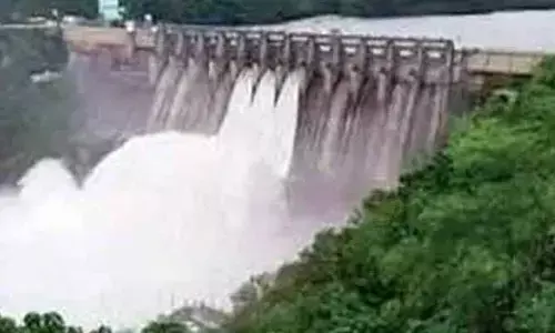 Srisailam Dam:శ్రీశైలం జలాశయానికి కొనసాగుతున్న వరద.. ఆరోసారి గేట్లు ఎత్తివేత