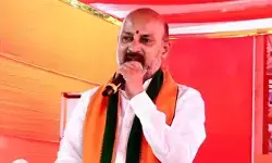 ప్రభుత్వ పాఠశాలల బాగు కోసం బండి సంజయ్ కీలక పిలుపు ప్రభుత్వ పాఠశాలల బాగు కోసం బండి సంజయ్ కీలక పిలుపు