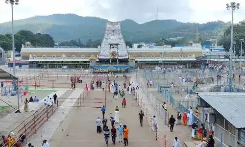 Tirumala: తిరుమలలో భక్తుల రద్దీ ఎలా ఉందంటే?