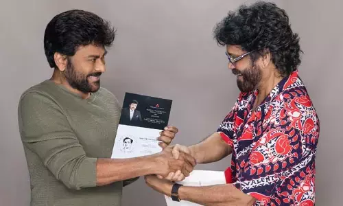 Chiru-Nagarjuna: చిరుకు ఆహ్వానం అందించిన కింగ్.. ఒకే ఫ్రేమ్‌లో ఇద్దరు స్టార్స్‌ను చూసి వావ్ అంటున్న నెటిజన్లు