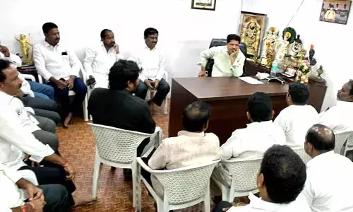 నిధులు లేక ప్రభుత్వ విభాగాలు పని చేయడం లేదు