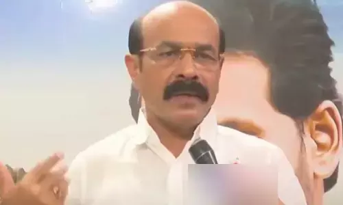 SV Mohan Reddy: వైఎస్ కుటుంబంలో ఆస్తుల వివాదం.. ఎస్వీ మోహన్ రెడ్డి సంచలన వ్యాఖ్యలు