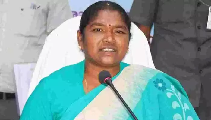 Seethakka : దీపావళి తర్వాత రుణమాఫీపై గుడ్ న్యూస్: సీతక్క Seethakka : దీపావళి తర్వాత రుణమాఫీపై గుడ్ న్యూస్: సీతక్క