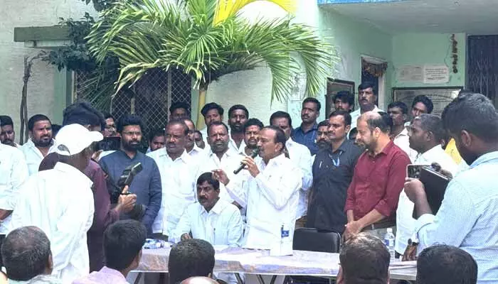 MP:పేదల జోలికొస్తే ఊరుకోం MP:పేదల జోలికొస్తే ఊరుకోం
