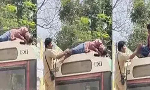 తాగుబోతు హల్‌చల్.. పీకలదాకా తాగి బస్సు పై నిద్రించిన మందుబాబు.. స్థానికులు గుర్తించడంతో!