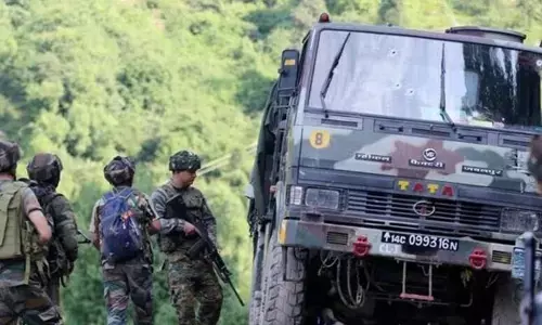 Terrorist Attack: జమ్మూ కశ్మీర్‌లో ఉగ్రదాడి.. ఆర్మీ అధికారి మృతి