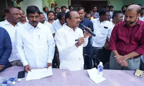 Etala : ఆసైన్డ్ భూములు సీఎం జాగీరు కాదు : ఈటల ఫైర్
