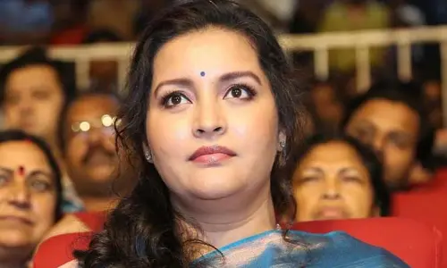 Renu Desai: కొత్త జర్నీ స్టార్ట్ చేశా నాకు సపోర్ట్ చేయండి.. రేణు దేశాయ్ పోస్ట్‌తో షాక్‌లో నెటిజన్లు