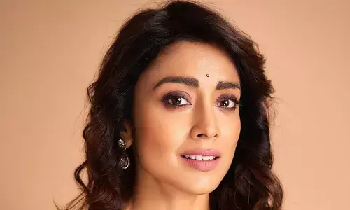 Shriya Saran : 42 ఏళ్ల వయసులోనూ త‌ర‌గ‌ని   శ్రియా అందం