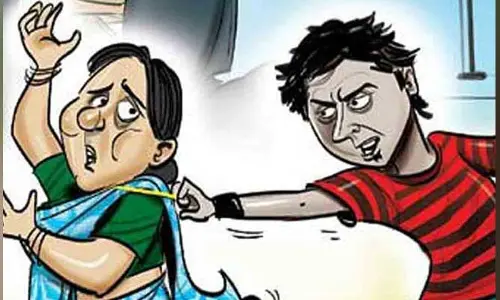 Chain Snatching : నిజామాబాద్ నగరంలో మరో చైన్ స్నాచింగ్..