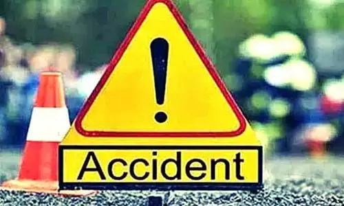 crime : అదుపు తప్పిన బైక్​... ఒకరు మృతి