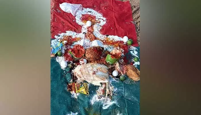 Occult worship : రాయపేటలో క్షుద్ర పూజల కలకలం.. Occult worship : రాయపేటలో క్షుద్ర పూజల కలకలం..