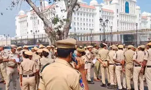 Section 163: సచివాలయం వద్ద ఉద్రిక్త వాతావరణం.. సెక్షన్ 163 అమలు, భారీగా పోలీసుల మోహరింపు