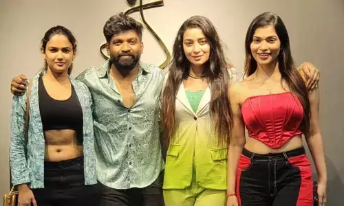 Roll Rida: ఒకే ఒక్క ఫొటోతో సోషల్ మీడియాని షేక్ చేస్తున్న రోల్ రైడా.. పక్కన ముగ్గురు అమ్మాయిలు?