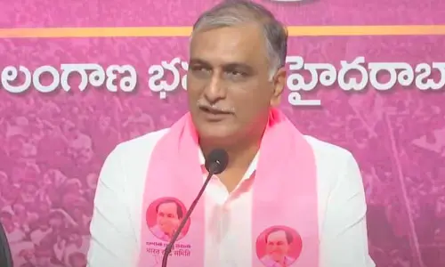 Harish Rao: పత్తి రైతులను ప్రభుత్వం కష్టాలు పెడుతోంది.. మాజీ మంత్రి హరీష్‌రావు ఫైర్